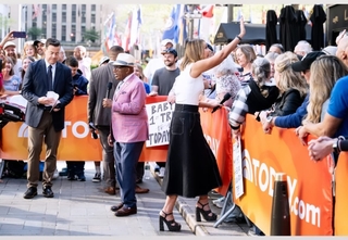 Savannah Guthrie feet photo thumbnail