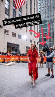 Savannah Guthrie feet photo thumbnail