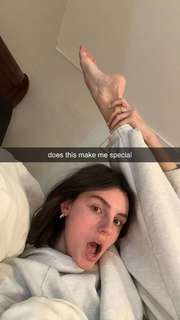 Savannah Rae Demers feet photo thumbnail