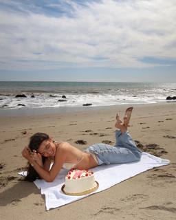 Savannah Rae Demers feet photo thumbnail