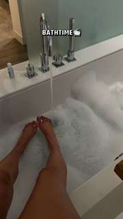 Savannah Rae Demers feet photo thumbnail