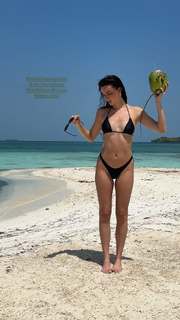 Savannah Rae Demers feet photo thumbnail