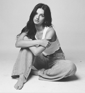 Savannah Rae Demers feet photo thumbnail