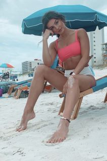 Savannah Rae Demers feet photo thumbnail