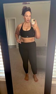 Savelina Fanene feet photo thumbnail