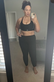 Savelina Fanene feet photo thumbnail