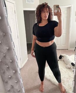 Savelina Fanene feet photo thumbnail