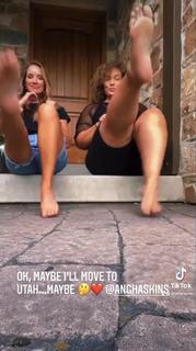 Savelina Fanene feet photo thumbnail