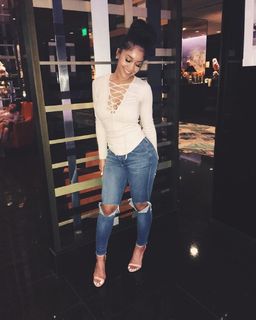 Saweetie feet photo thumbnail