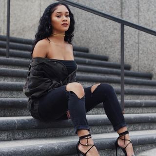 Saweetie feet photo thumbnail