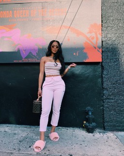 Saweetie feet photo thumbnail