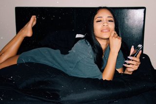 Saweetie feet photo thumbnail