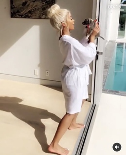 Saweetie feet photo thumbnail