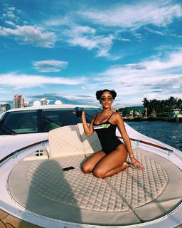 Saweetie feet photo thumbnail
