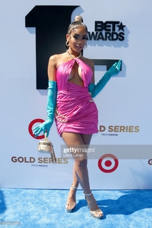 Saweetie feet photo thumbnail