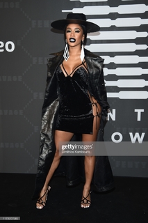 Saweetie feet photo thumbnail