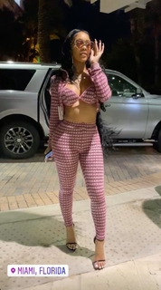 Saweetie feet photo thumbnail