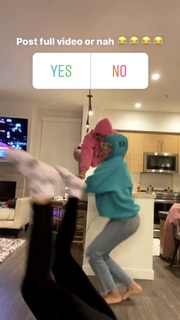 Saweetie feet photo thumbnail