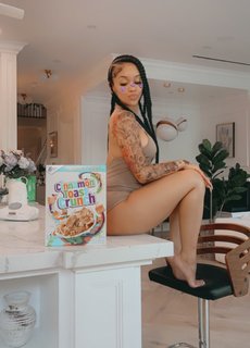 Saweetie feet photo thumbnail