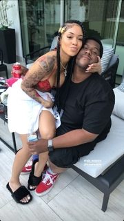 Saweetie feet photo thumbnail