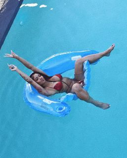 Saweetie feet photo thumbnail