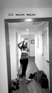 Saweetie feet photo thumbnail