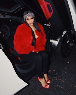 Saweetie feet photo thumbnail