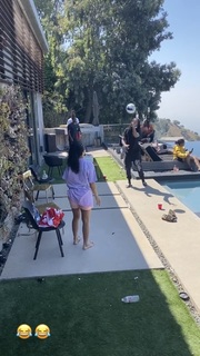 Saweetie feet photo thumbnail