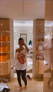 Saweetie feet photo thumbnail