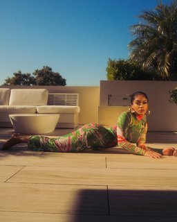 Saweetie feet photo thumbnail