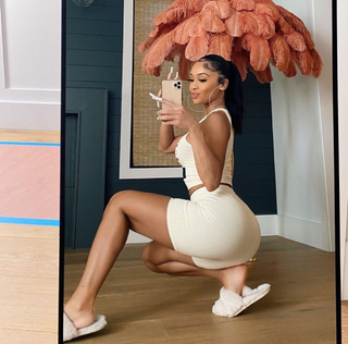 Saweetie feet photo thumbnail