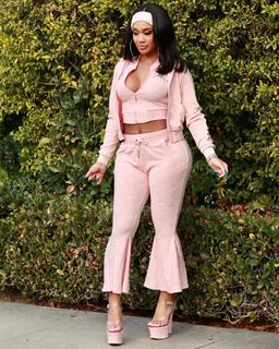 Saweetie feet photo thumbnail