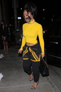 Saweetie feet photo thumbnail