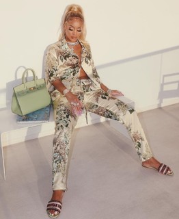 Saweetie feet photo thumbnail