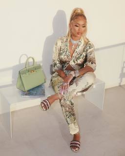 Saweetie feet photo thumbnail