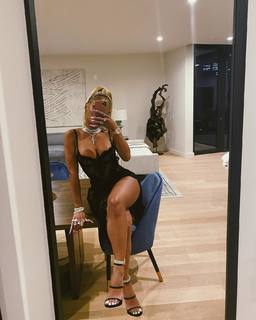 Saweetie feet photo thumbnail