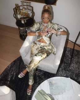 Saweetie feet photo thumbnail