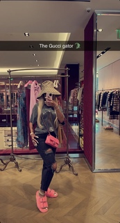 Saweetie feet photo thumbnail
