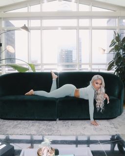 Saweetie feet photo thumbnail