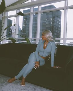Saweetie feet photo thumbnail