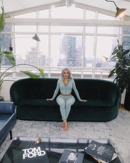 Saweetie feet photo thumbnail
