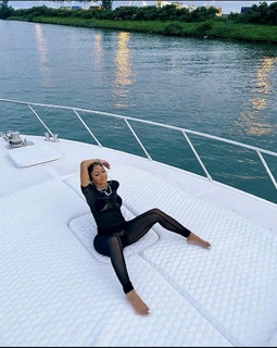 Saweetie feet photo thumbnail