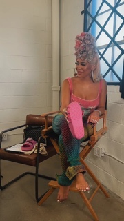 Saweetie feet photo thumbnail