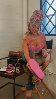 Saweetie feet photo thumbnail