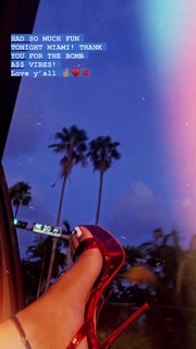 Saweetie feet photo thumbnail