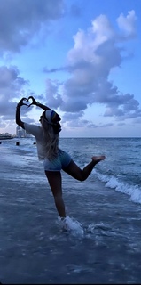 Saweetie feet photo thumbnail