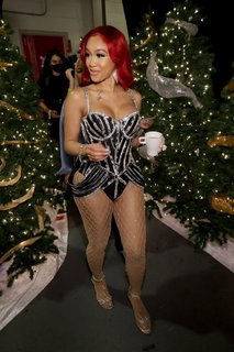 Saweetie feet photo thumbnail