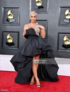 Saweetie feet photo thumbnail