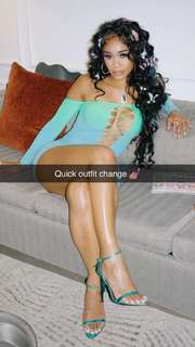 Saweetie feet photo thumbnail