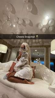 Saweetie feet photo thumbnail